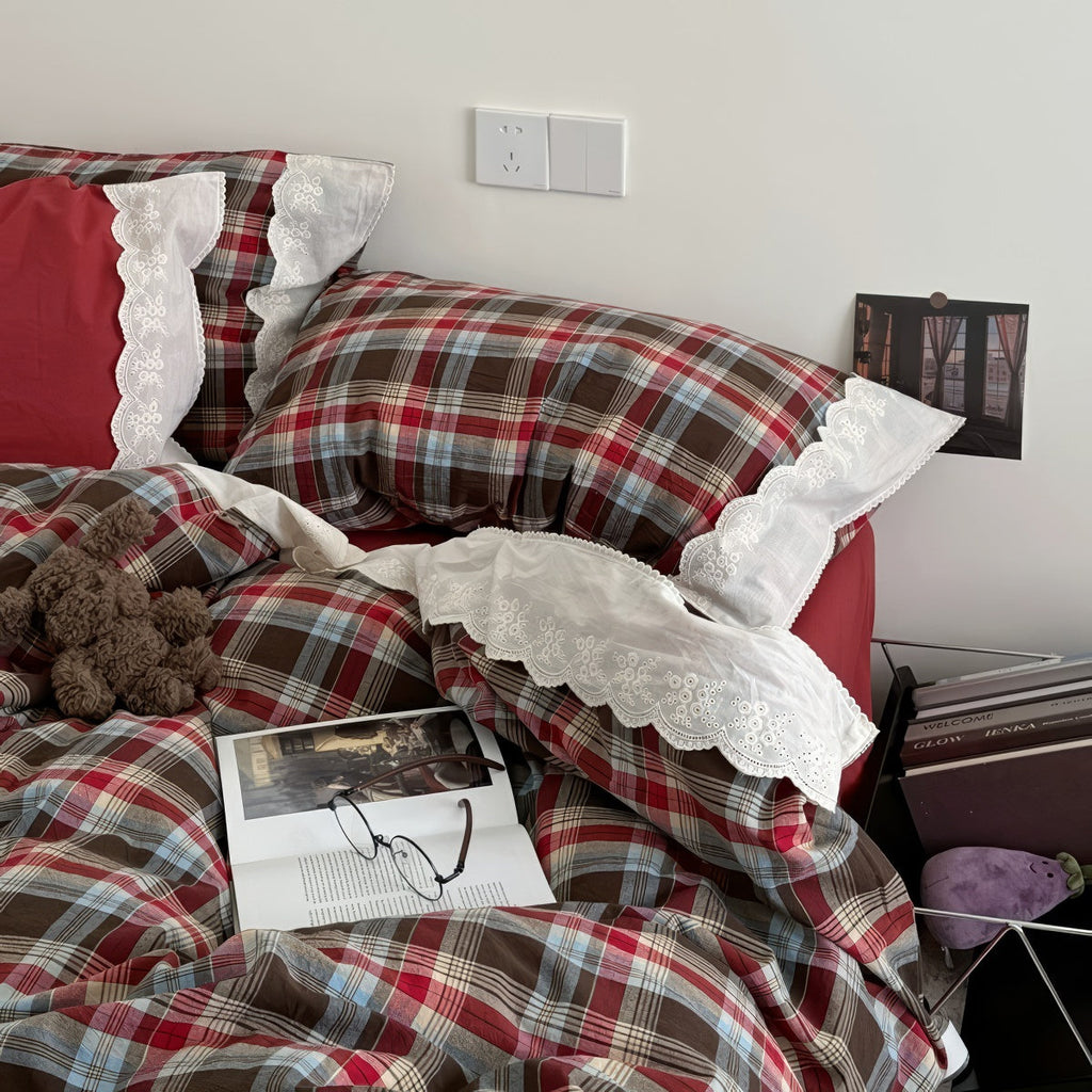 Bavarian Plaid Ruffled Bedding Set